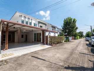 For sale 4 bedrooms house in Khlong Sam Wa, Bangkok