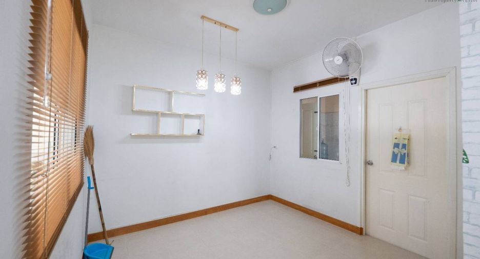 For sale 4 bedrooms house in Khlong Sam Wa, Bangkok