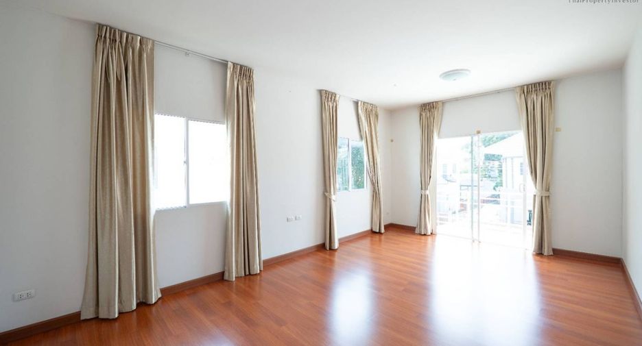For sale 4 bedrooms house in Khlong Sam Wa, Bangkok