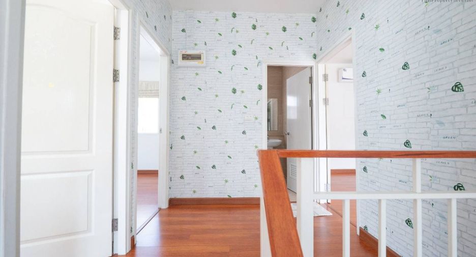 For sale 4 bedrooms house in Khlong Sam Wa, Bangkok