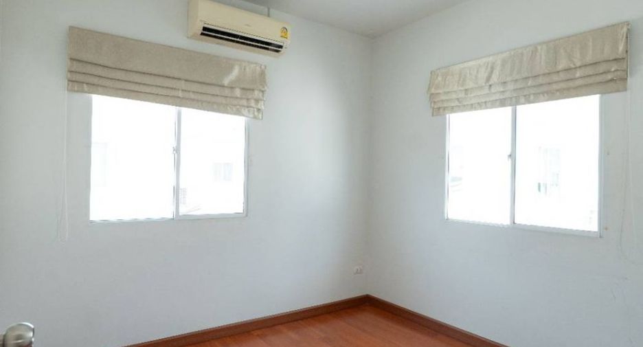 For sale 4 bedrooms house in Khlong Sam Wa, Bangkok