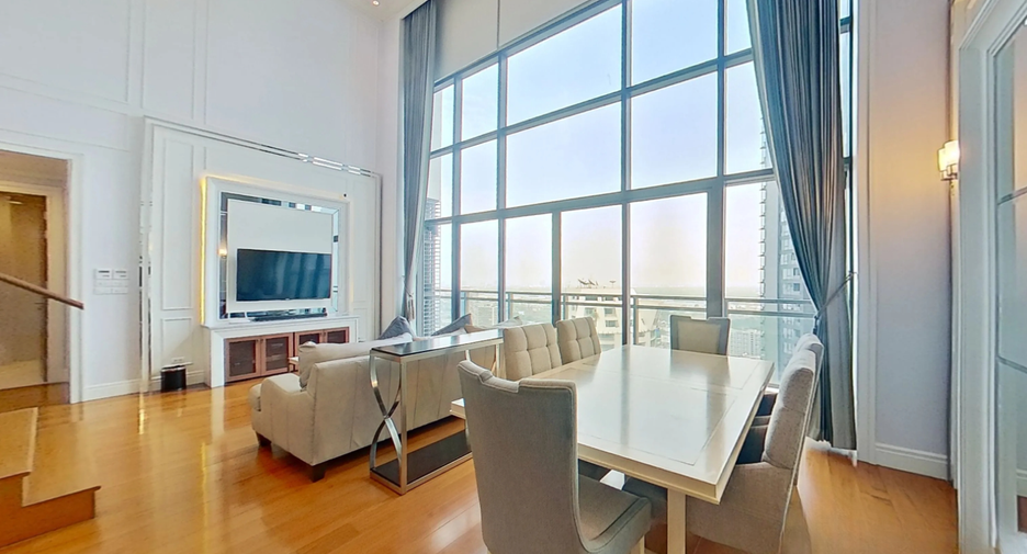 For sale 3 bedrooms condo in Khlong Toei, Bangkok