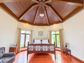 For rent 32 bedrooms hotel in Bang Lamung, Chonburi