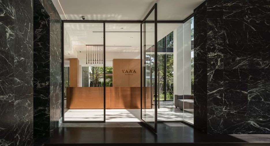 For rent 3 bedrooms condo in Khlong Toei, Bangkok