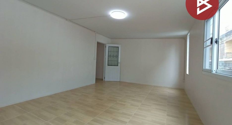 For sale 3 bedrooms townhouse in Mueang Nakhon Sawan, Nakhon Sawan