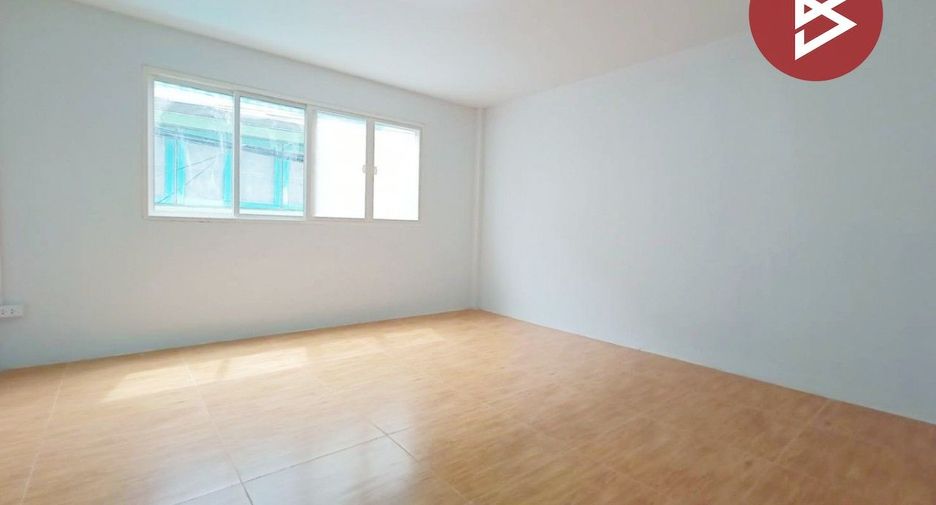 For sale 3 bedrooms townhouse in Mueang Nakhon Sawan, Nakhon Sawan