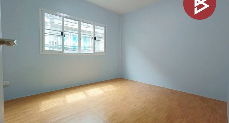 For sale 3 bedrooms townhouse in Mueang Nakhon Sawan, Nakhon Sawan