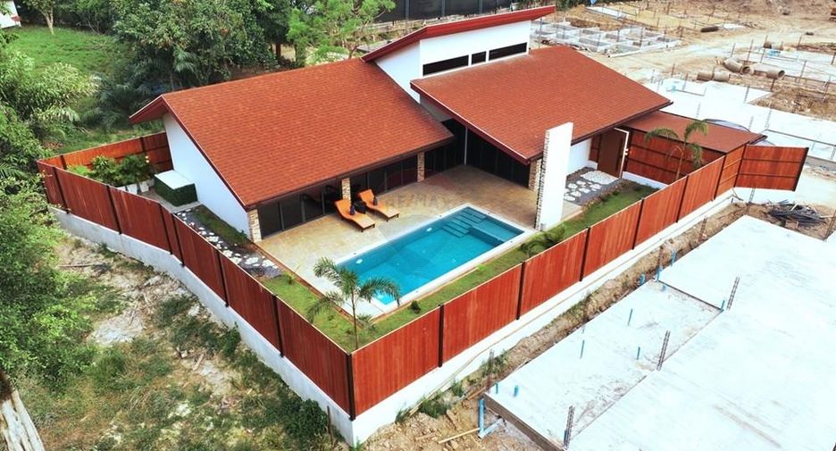 À vendre 3 chambres villa à Ko Samui, Surat Thani