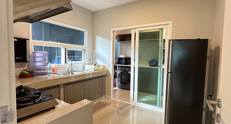 For sale 3 bedrooms house in Lam Luk Ka, Pathum Thani