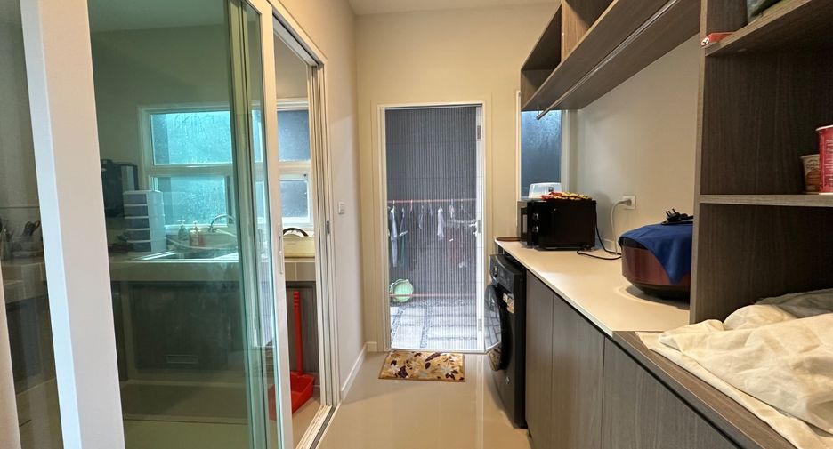 For sale 3 bedrooms house in Lam Luk Ka, Pathum Thani