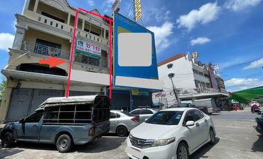 出售 5 卧室 商业空间 在 Lat Krabang, 曼谷