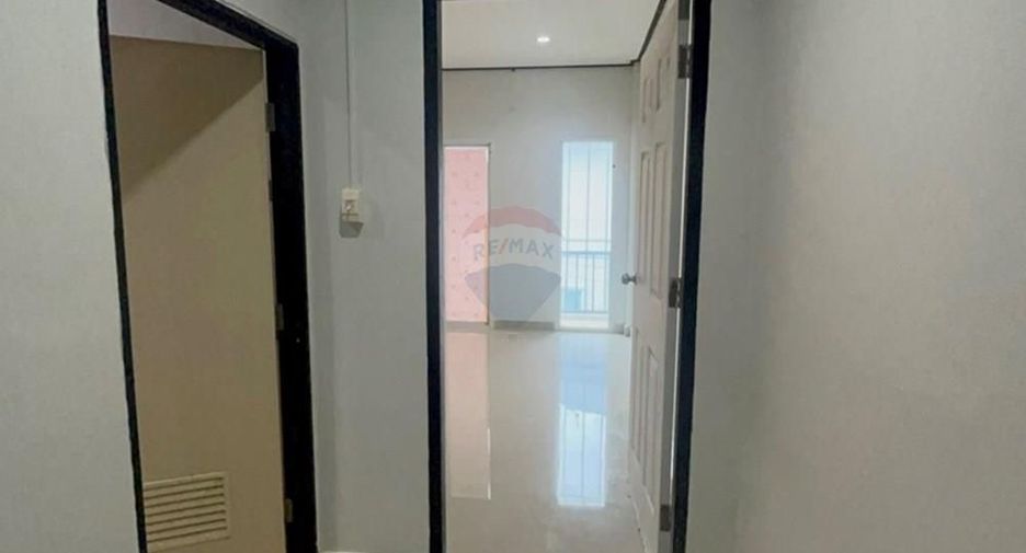 For sale 2 bedrooms townhouse in Mueang Surat Thani, Surat Thani