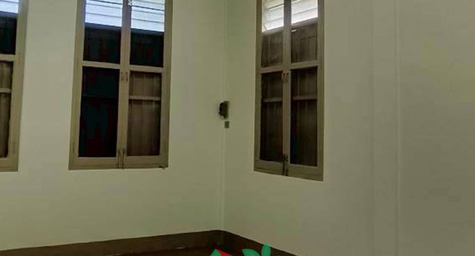 For sale 3 bedrooms retail Space in Samphanthawong, Bangkok
