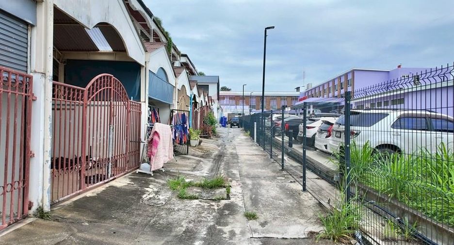 For rent 4 bedrooms retail Space in Ko Samui, Surat Thani