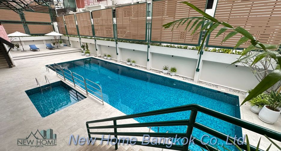 For rent 4 bedrooms apartment in Khlong Toei, Bangkok