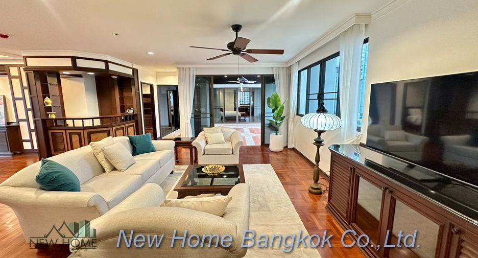 For rent 4 bedrooms apartment in Khlong Toei, Bangkok