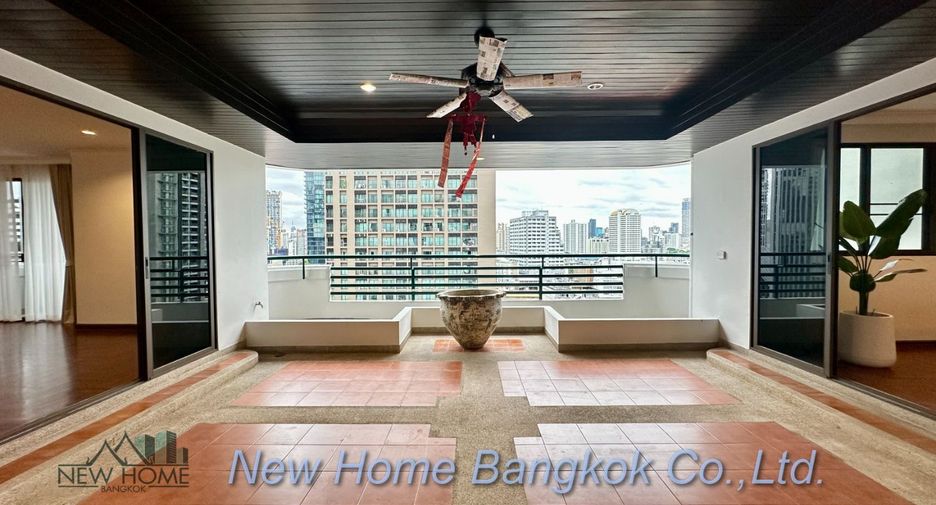 For rent 4 bedrooms apartment in Khlong Toei, Bangkok
