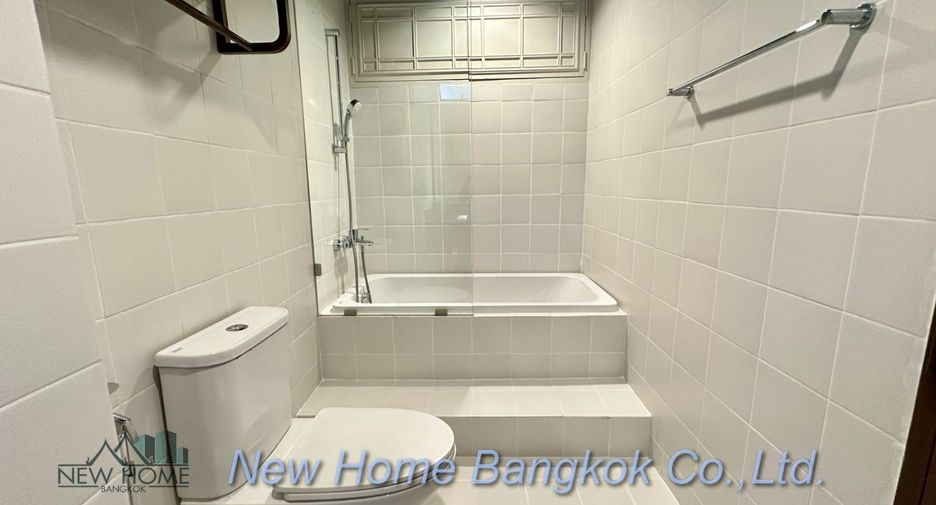 For rent 4 bedrooms apartment in Khlong Toei, Bangkok