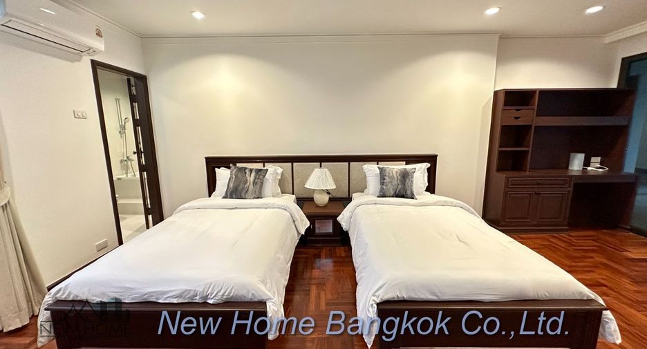 For rent 4 bedrooms apartment in Khlong Toei, Bangkok