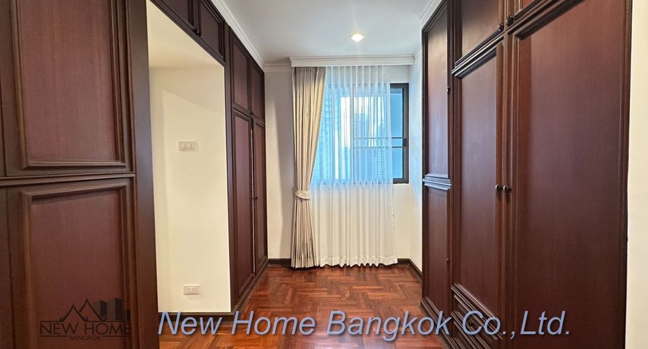 For rent 4 bedrooms apartment in Khlong Toei, Bangkok