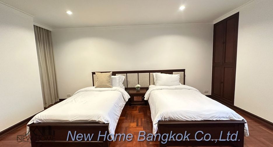 For rent 4 bedrooms apartment in Khlong Toei, Bangkok