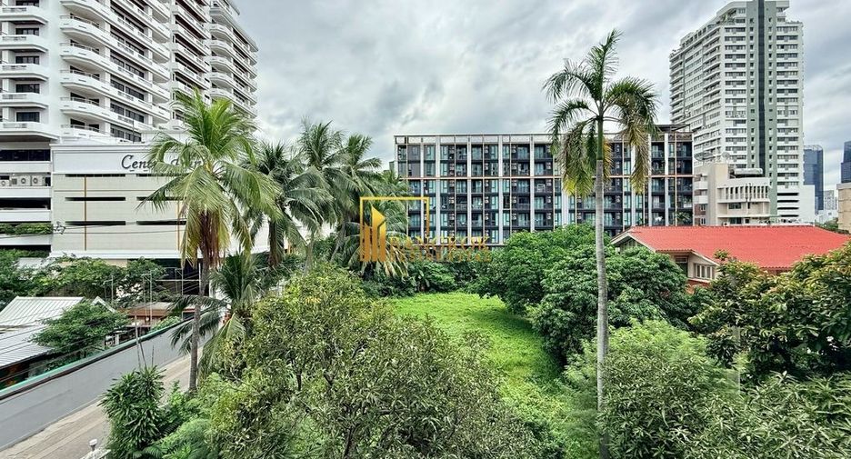 For rent 2 bedrooms condo in Khlong Toei, Bangkok