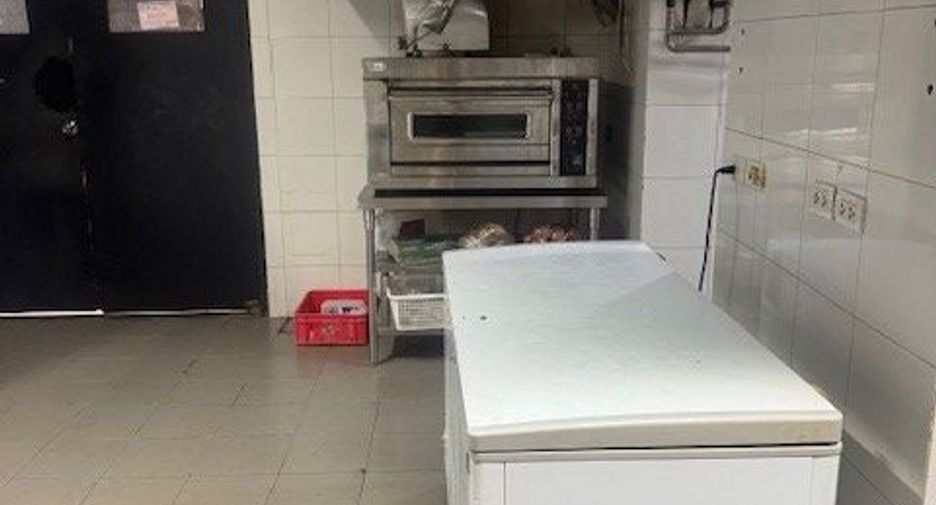 For rent retail Space in Khlong Toei, Bangkok