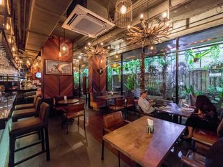 For rent retail Space in Khlong Toei, Bangkok