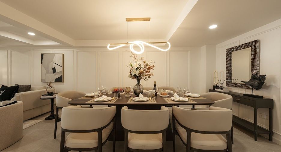 For sale 3 bedrooms townhouse in Watthana, Bangkok