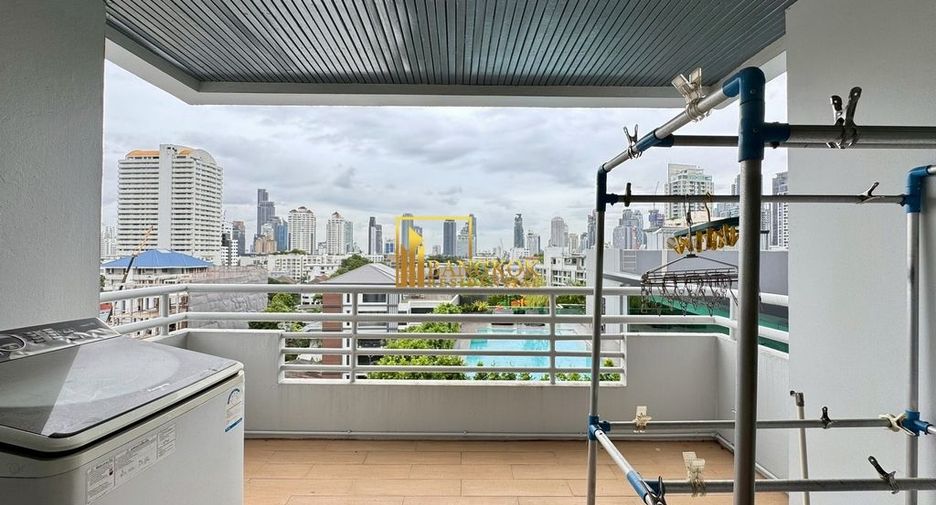 For rent 2 bedrooms condo in Khlong Toei, Bangkok