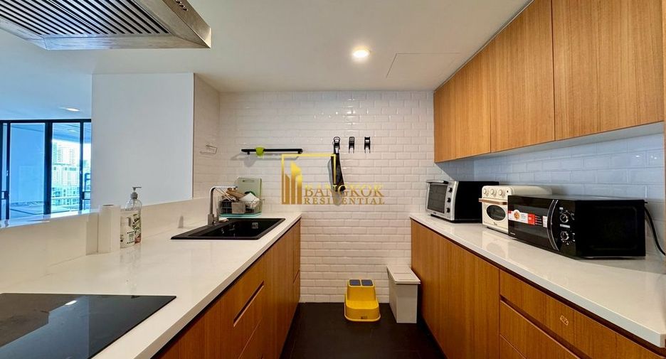 For rent 2 bedrooms condo in Khlong Toei, Bangkok