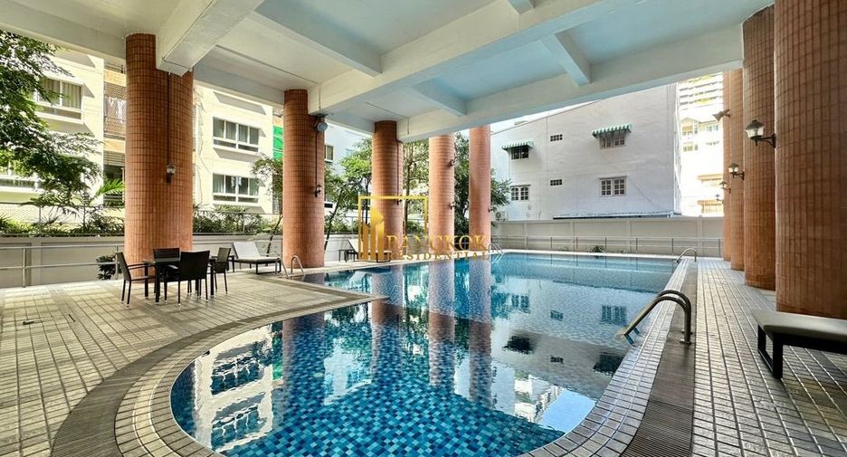 For rent 2 bedrooms condo in Khlong Toei, Bangkok