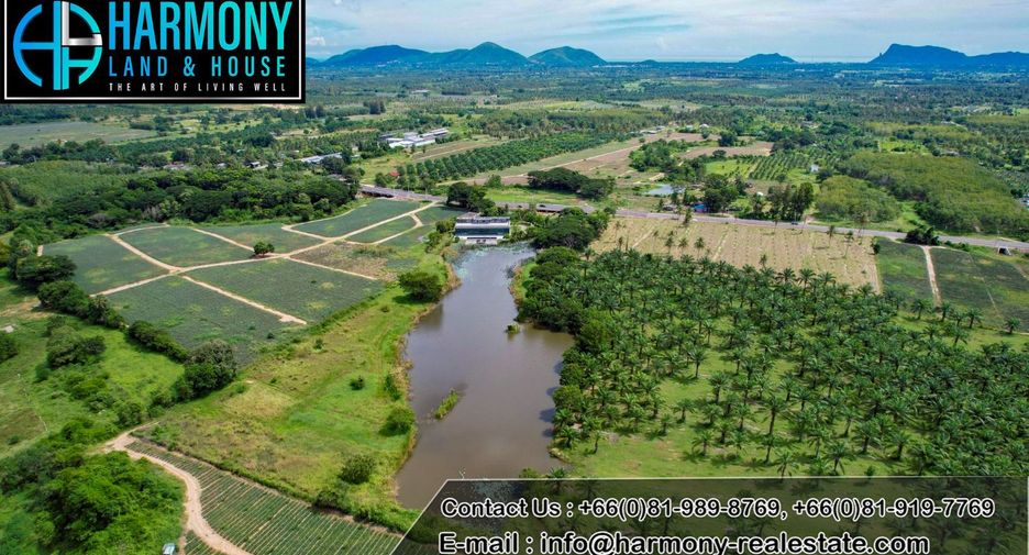For sale 4 bedrooms house in Mueang Prachuap Khiri Khan, Prachuap Khiri Khan