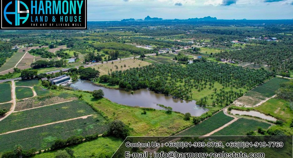 For sale 4 bedrooms house in Mueang Prachuap Khiri Khan, Prachuap Khiri Khan