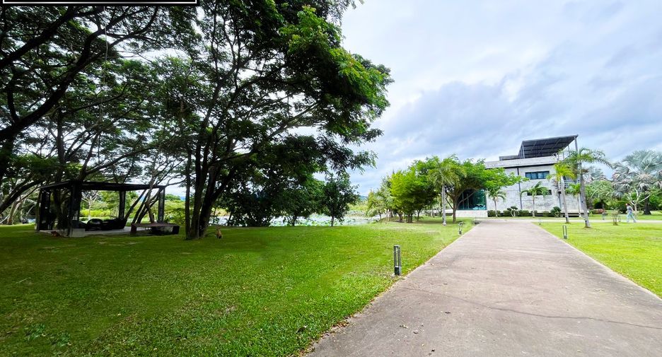 For sale 4 bedrooms house in Mueang Prachuap Khiri Khan, Prachuap Khiri Khan