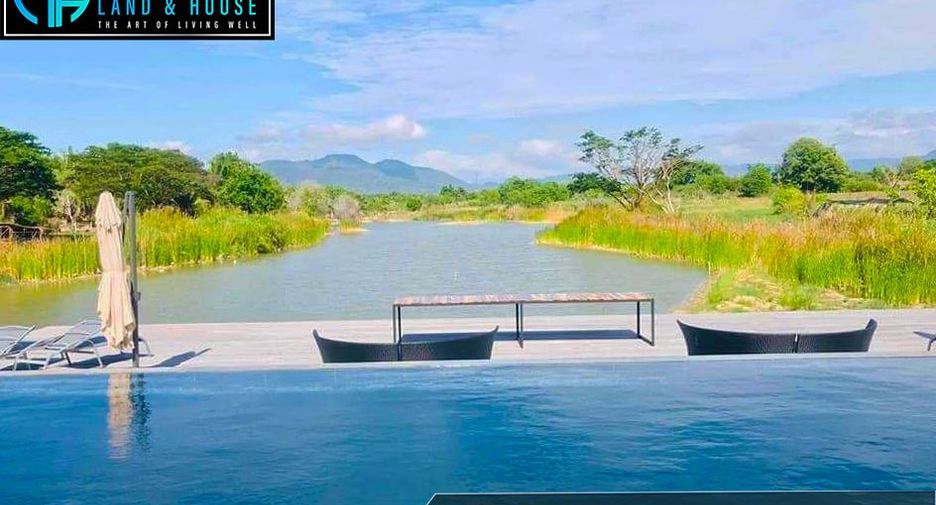 For sale 4 bedrooms house in Mueang Prachuap Khiri Khan, Prachuap Khiri Khan