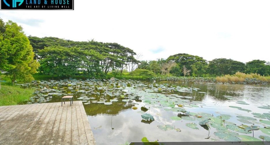 For sale 4 bedrooms house in Mueang Prachuap Khiri Khan, Prachuap Khiri Khan