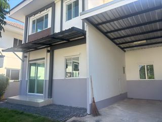 À vendre 3 chambres maison de ville à Bang Phli, Samut Prakan