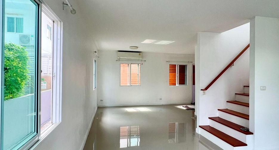 For sale 3 bedrooms townhouse in Bang Phli, Samut Prakan