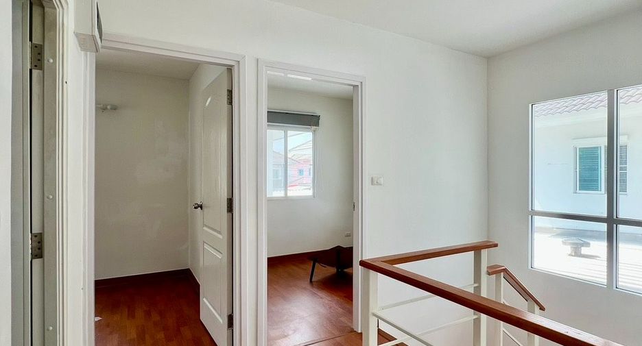 For sale 3 bedrooms townhouse in Bang Phli, Samut Prakan