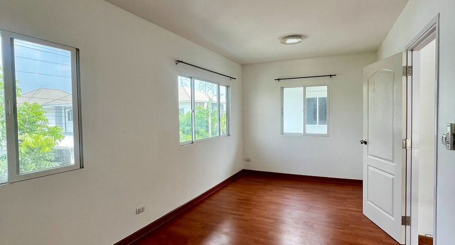 For sale 3 bedrooms townhouse in Bang Phli, Samut Prakan