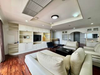 Condo en alquiler de 3 habitaciones en Watthana, Bangkok