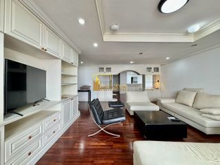 Condo en alquiler de 3 habitaciones en Watthana, Bangkok
