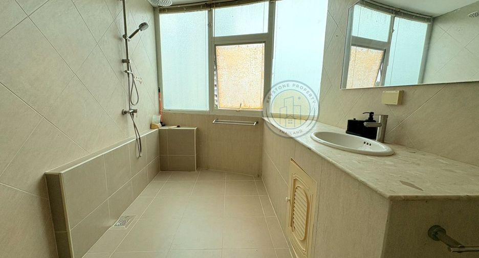 For rent and for sale 3 bedrooms condo in Bang Lamung, Chonburi