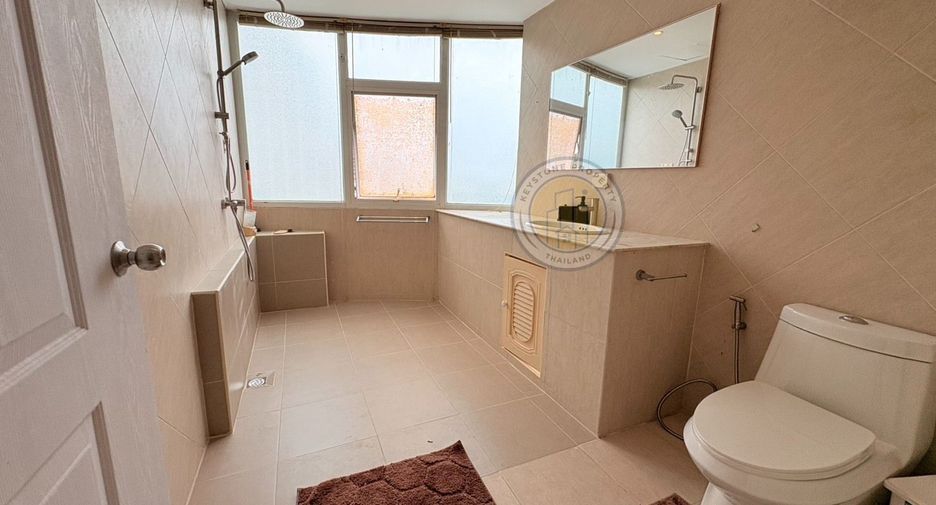 For rent and for sale 3 bedrooms condo in Bang Lamung, Chonburi