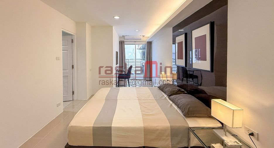 For rent 4 bedrooms condo in Khlong Toei, Bangkok