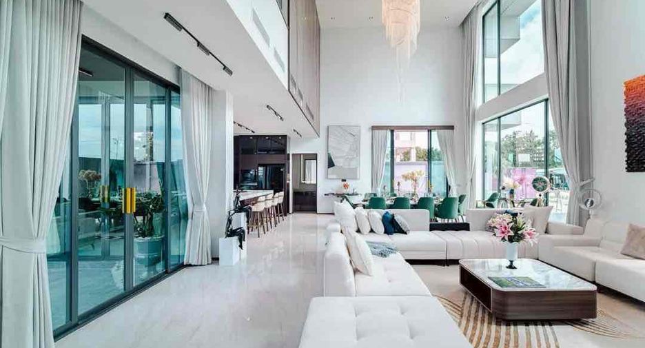 Villa en venta de 5 habitaciones en Bang Lamung, Chonburi