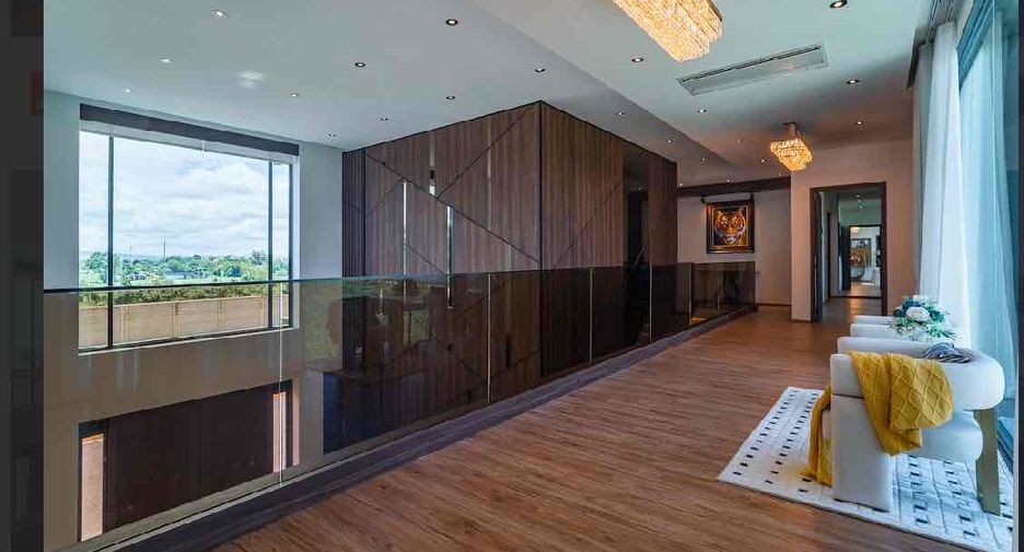 Villa en venta de 5 habitaciones en Bang Lamung, Chonburi