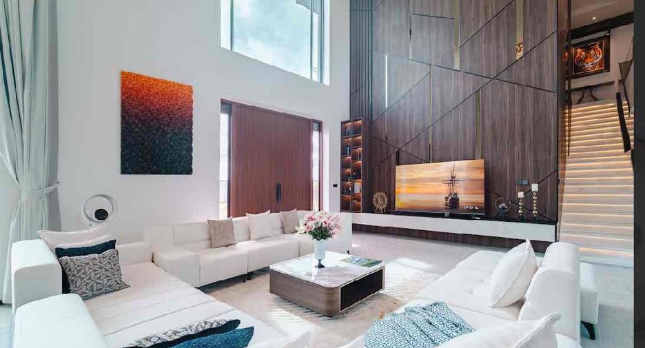 Villa en venta de 5 habitaciones en Bang Lamung, Chonburi