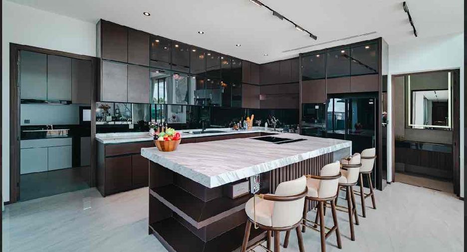 Villa en venta de 5 habitaciones en Bang Lamung, Chonburi